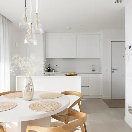 Stylish Luxury With Terrace In Higueron Apartment *