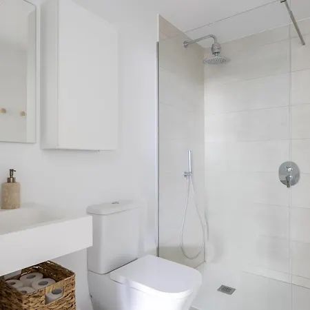 Stylish Luxury With Terrace In Higueron Apartment