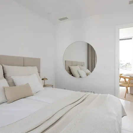 Apartment Stylish Luxury With Terrace In Higueron *