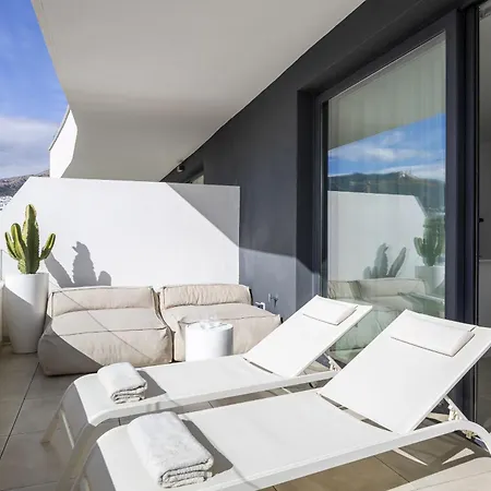Apartment Stylish Luxury With Terrace In Higueron