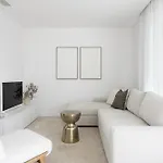 Stylish Luxury With Terrace In Higueron Apartman