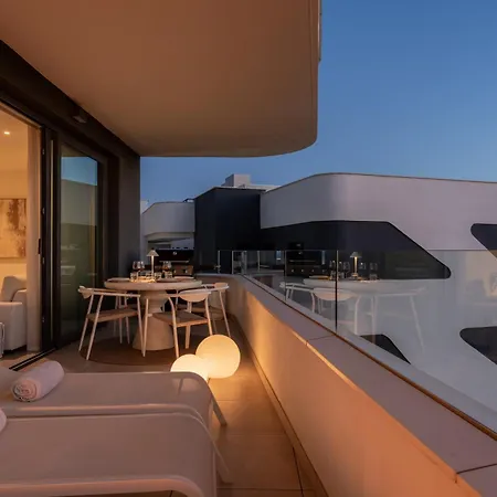 Stylish Luxury With Terrace In Higueron فوينخيرولا