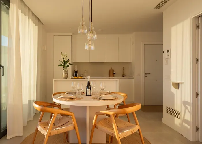شقة Stylish Luxury With Terrace In Higueron فوينخيرولا