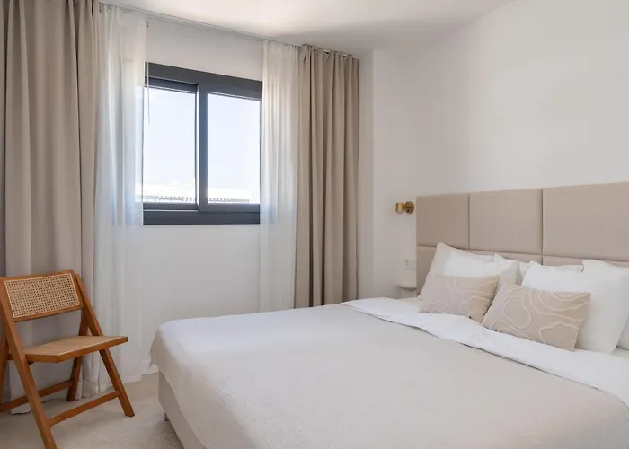 Stylish Luxury With Terrace In Higueron شقة *